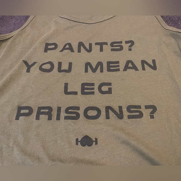 NWOT WodBottom Tank - Picture 3 of 4